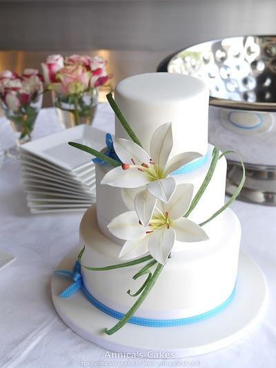 Lily Weddingcake - Cake by Annica