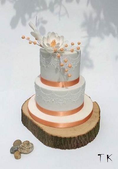 wedding cake with magnolia - Cake by CakesByKlaudia
