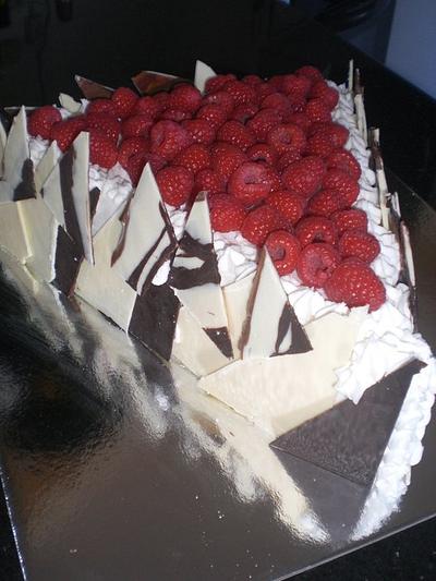 Raspberry Triangle cake - Cake by Cindy