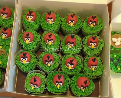 Angry Bird Cupcakes - Cake by novita