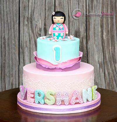 Chubby Kimmi Doll and Cupcake Toppers - Cake by HummingBread