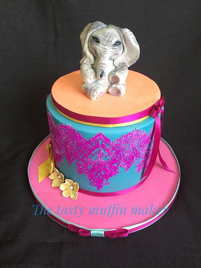 Hubert the elephant  - Cake by Andrea 