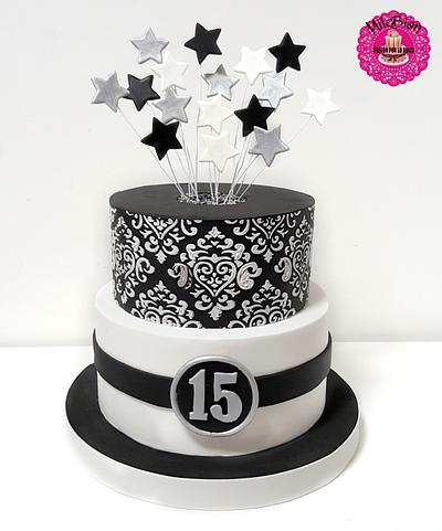 Quinceañera in black, white and silver - Cake by MileBian
