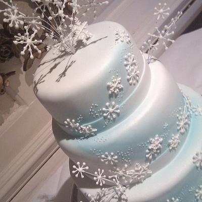 Winter Wedding - Cake by Melanie