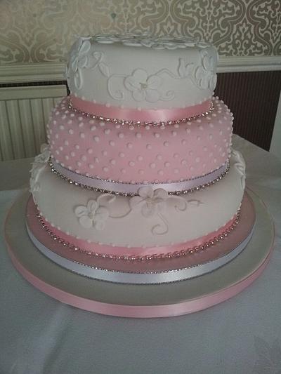 Pretty pink wedding cake - Cake by Ruth