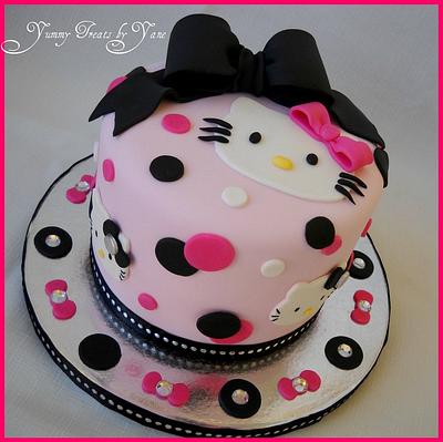 Hello Kitty little cake! - Cake by YummyTreatsbyYane