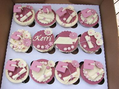 Graduation Cupcakes - Cake by LittleDzines