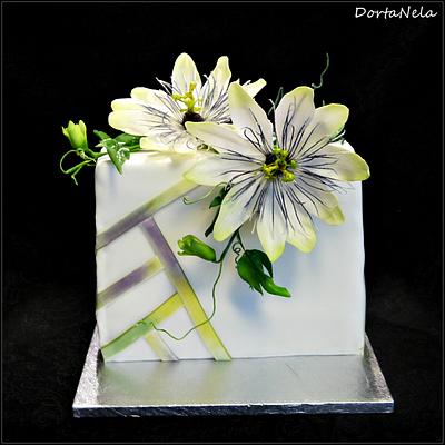 CAKE WITH PASSIFLORA - Cake by DortaNela