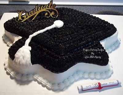 Black & White Graduation Hat - Cake by Sugar Sweet Cakes