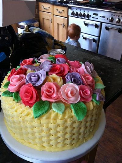 Basket Weave with basic roses - Cake by courtney bullock