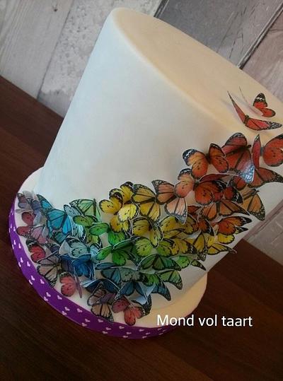 Rainbow ricepaper butterfly cake - Cake by Mond vol taart