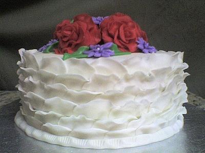 Ruffles and roses - Cake by Laurie