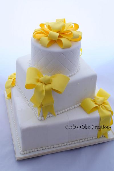 A pop of Yellow - Cake by Carla