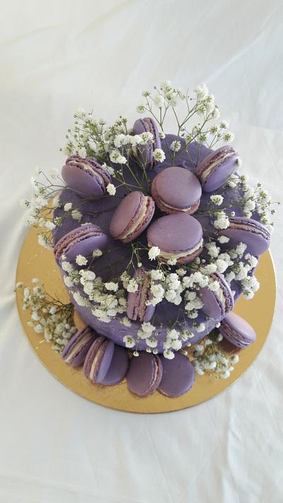 Purple buttercream cake with macarons!! - Cake by K. Vitlov