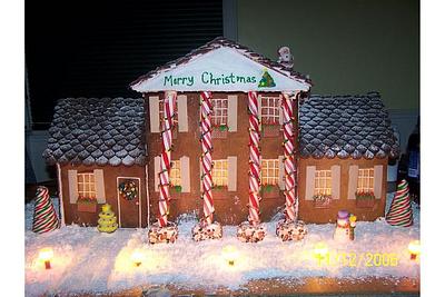 gingerbread house  - Cake by Valley Kool Cakes (well half of it~Tara)