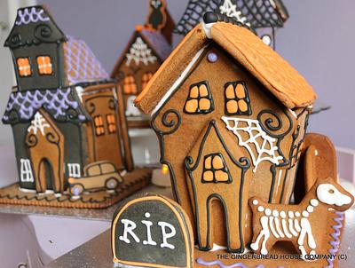 #Halloween Gingerbread Houses - Cake by Sayitwithginger