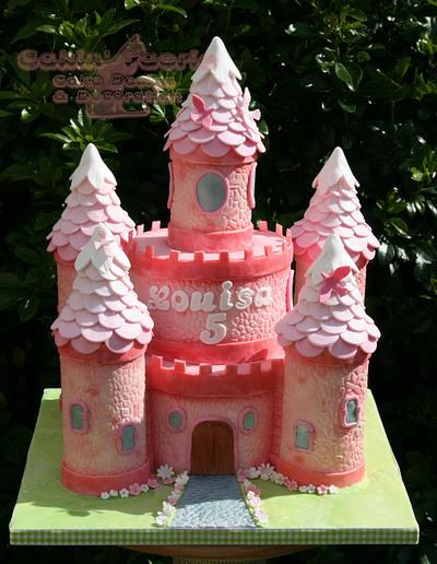 Pink Castle 5th Birthday - Cake by Suzanne Readman - Cakin' Faerie