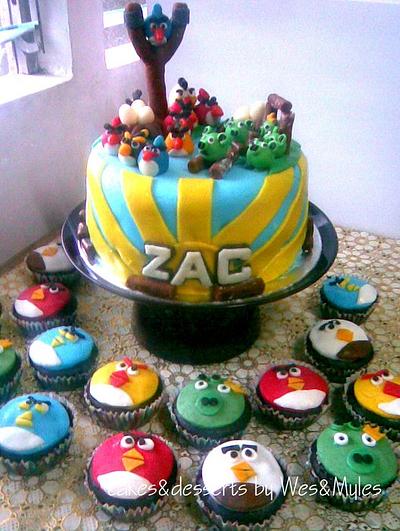 Angry Birds themed cake and cupcakes - Cake by Tina Salvo Cakes