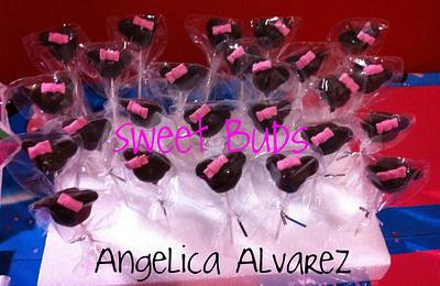 Minnie Mouse Cake Pops - Cake by Angelica