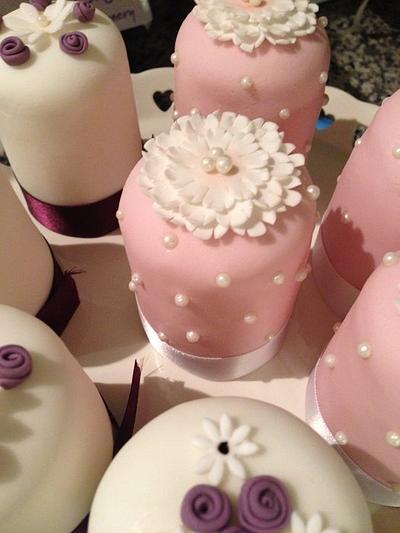 Miniature cakes - Cake by Rebecca Letchford