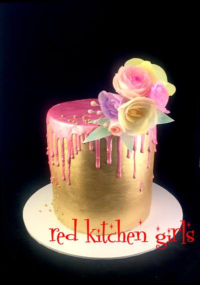 Pink and Gold - Cake by Zoe Byres