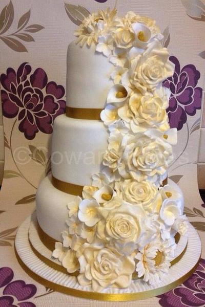 Golden Wedding cake - Cake by Alison Cowan