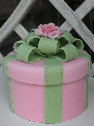 Small box with rose - Cake by SweetMamaMilano