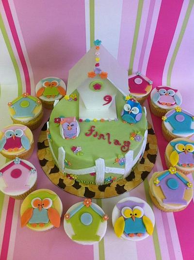 Cute Owl Cake and matching Cupcakes - Cake by CakeyBakey Boutique
