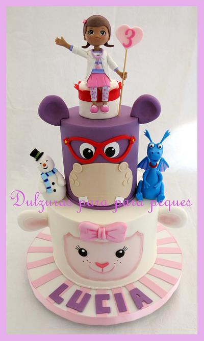 Cake tag: torta doctora juguetes - CakesDecor