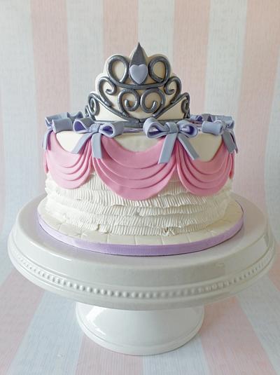 Pretty princess tiara - Cake by Anchored in Cake