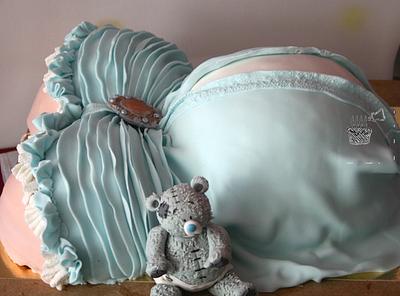 Pregnant belly  - Cake by Blueeyedcakegirl