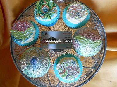 Something a little bit different - Cake by Madiapple