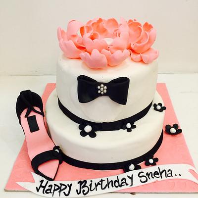 16th birthday girlie - Cake by SHREYA KHEMKA