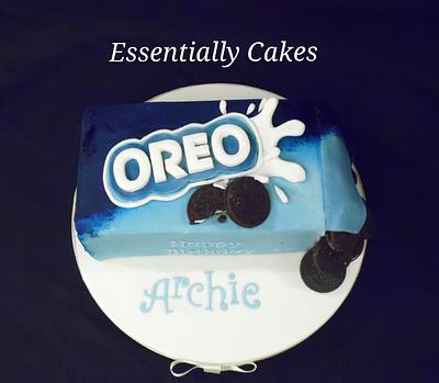 Oreos mmm - Cake by Essentially Cakes