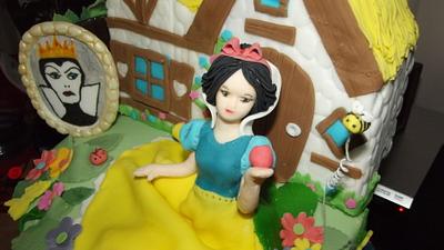 Snow White - Cake by Pamela