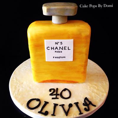 Chanel no5 - Cake by Domi @ CakePopsByDomi