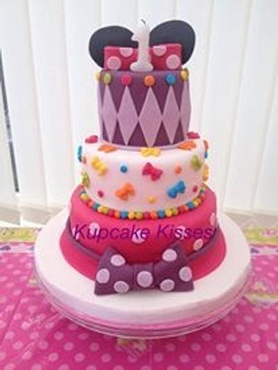 Minnie Mouse Cake and Mini Deserts - Cake by Lauren