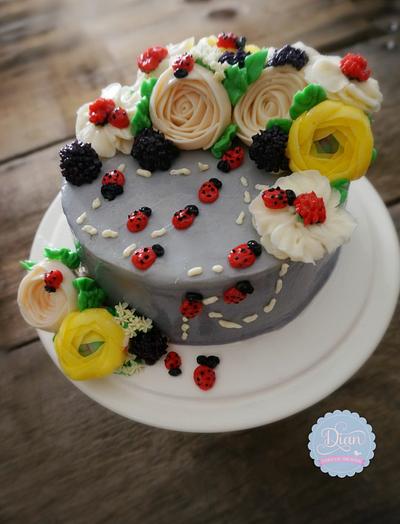lady bugs butter cream cake - Cake by Dian flower clay -cake design