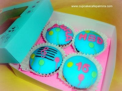 turquoise cupcakes - Cake by Cupcake Cafe Palmira