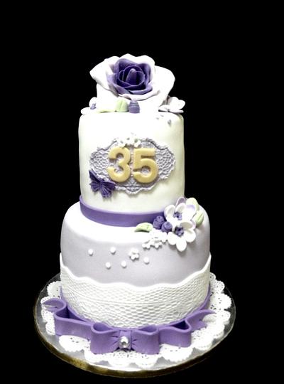 the purple and white - Cake by lyanne