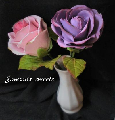 Gumpaste roses - Cake by Sawsan's sweets