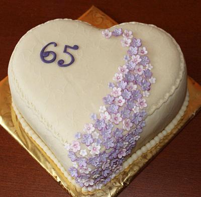 Heart with purple flowers - Cake by Anka