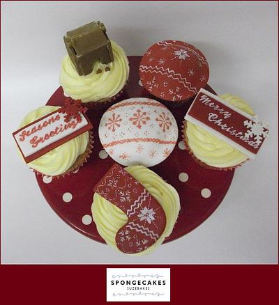 Knitted Christmas Cupcakes - Cake by Spongecakes Suzebakes