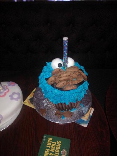cookie monster cake - Cake by Stace's Bakes