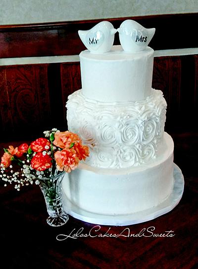 Simply White - Cake by Lolo's Cakes and Sweets