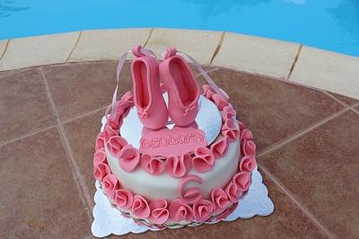 Pouent cake for a little ballerina! - Cake by Petra Florean