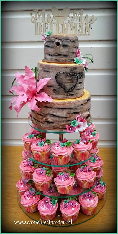 Tree trunk weddingcake - Cake by Sam & Nel's Taarten