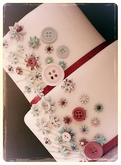 Flowers and buttons - Cake by Gemma Coupland