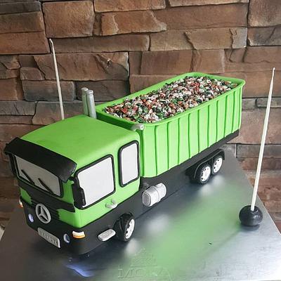Truck Cake - Cake by Mora Cakes&More