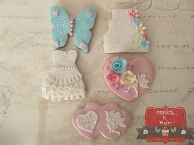 Wedding cookies - Cake by Cupcakes la louche wedding & novelty cakes
